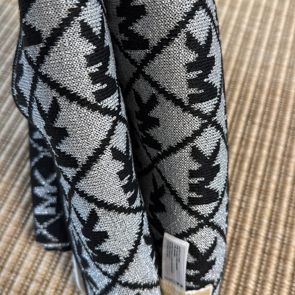 New MICHAEL KORS WOMEN DIAMOND METALLIC MK LOGO SCARF HAT SET BLACK SILVER - Picture 7 of 9